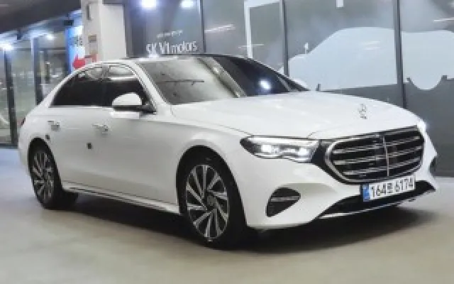 수원중고차신용카드할부 E-클래스 W214 E300 4MATIC 매물 사진 8 - 2024/08 51,114km